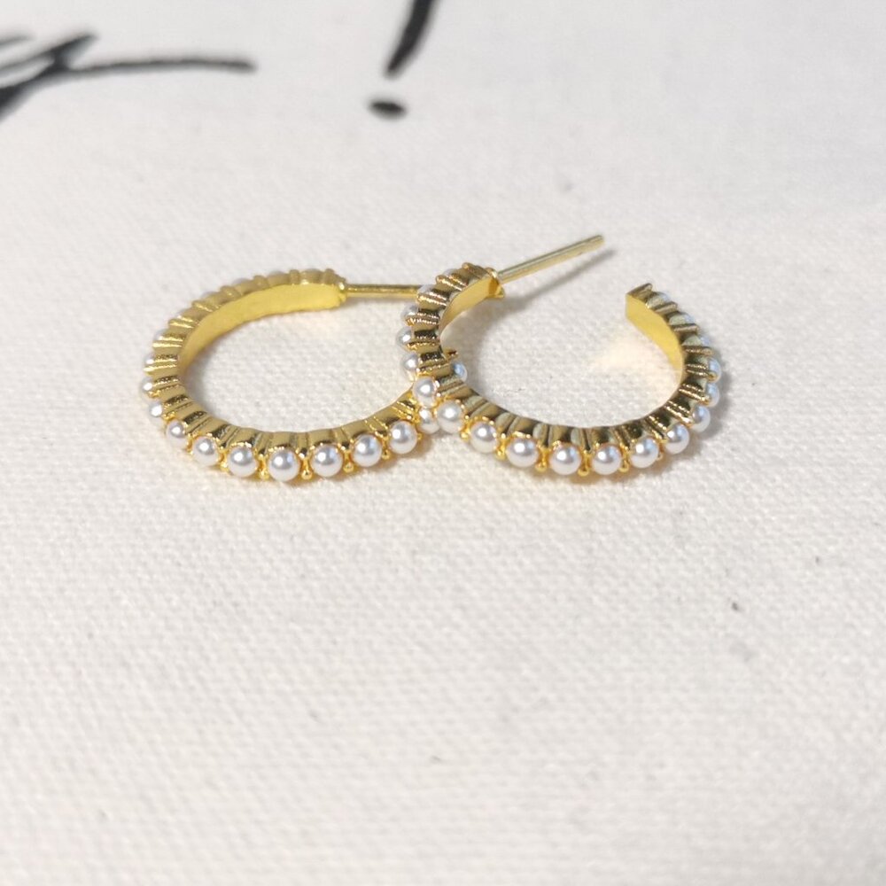 Julie Vos Small Hoop Earrings - Juliet - Pearl Gold